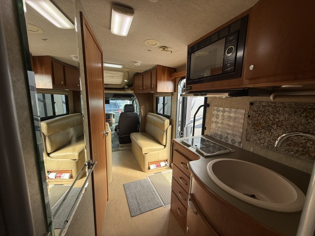 2009 Itasca Navion iQ 24DL - Image 15