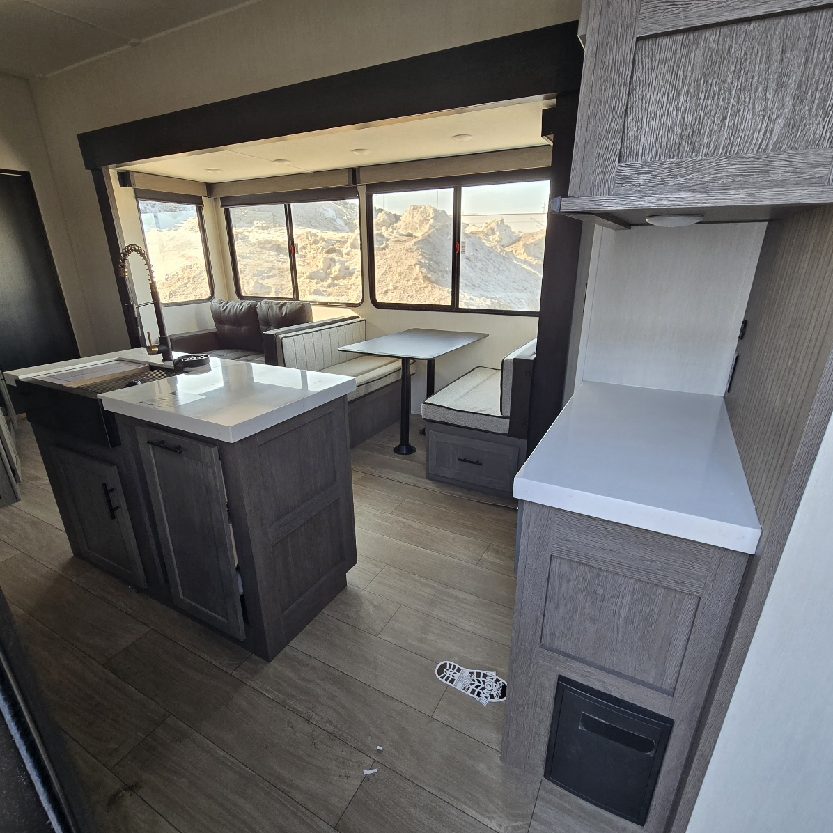 2026 CHEROKEE ARCTIC WOLF 3750 SUITE - Image 12