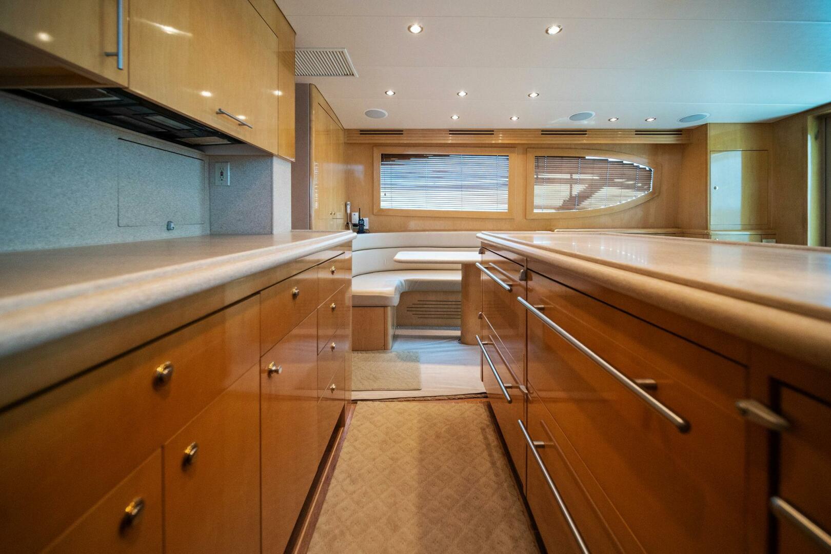 2003 Hatteras 54 Convertible - Image 9