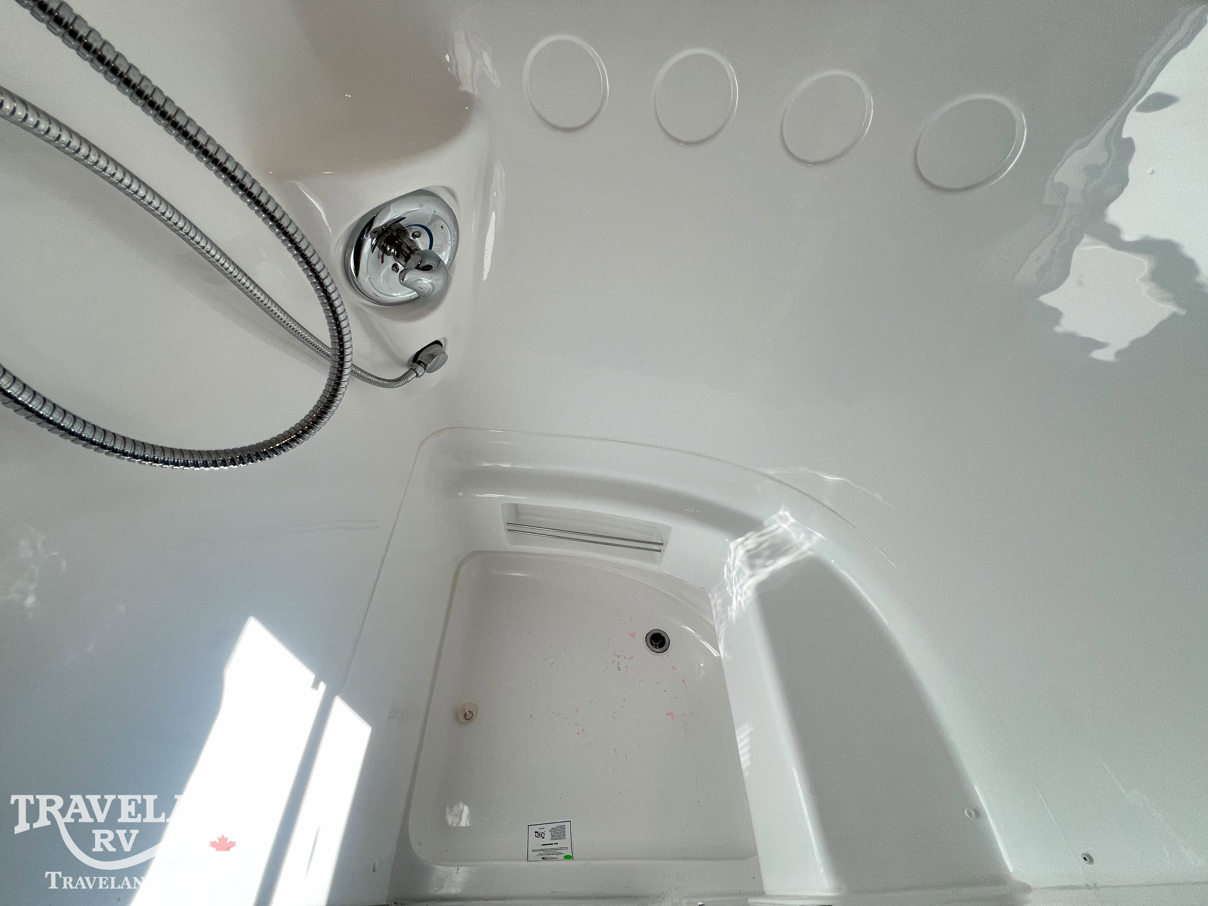 2026 Airstream Bambi 22FB - Image 27