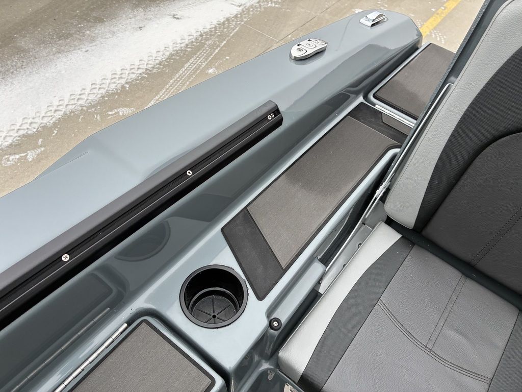 2026 Lund 185 Impact GL Sport - Image 14