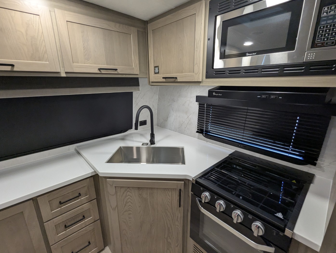 2027 Forest River Rockwood Ultra Lite 2608BS - Image 24