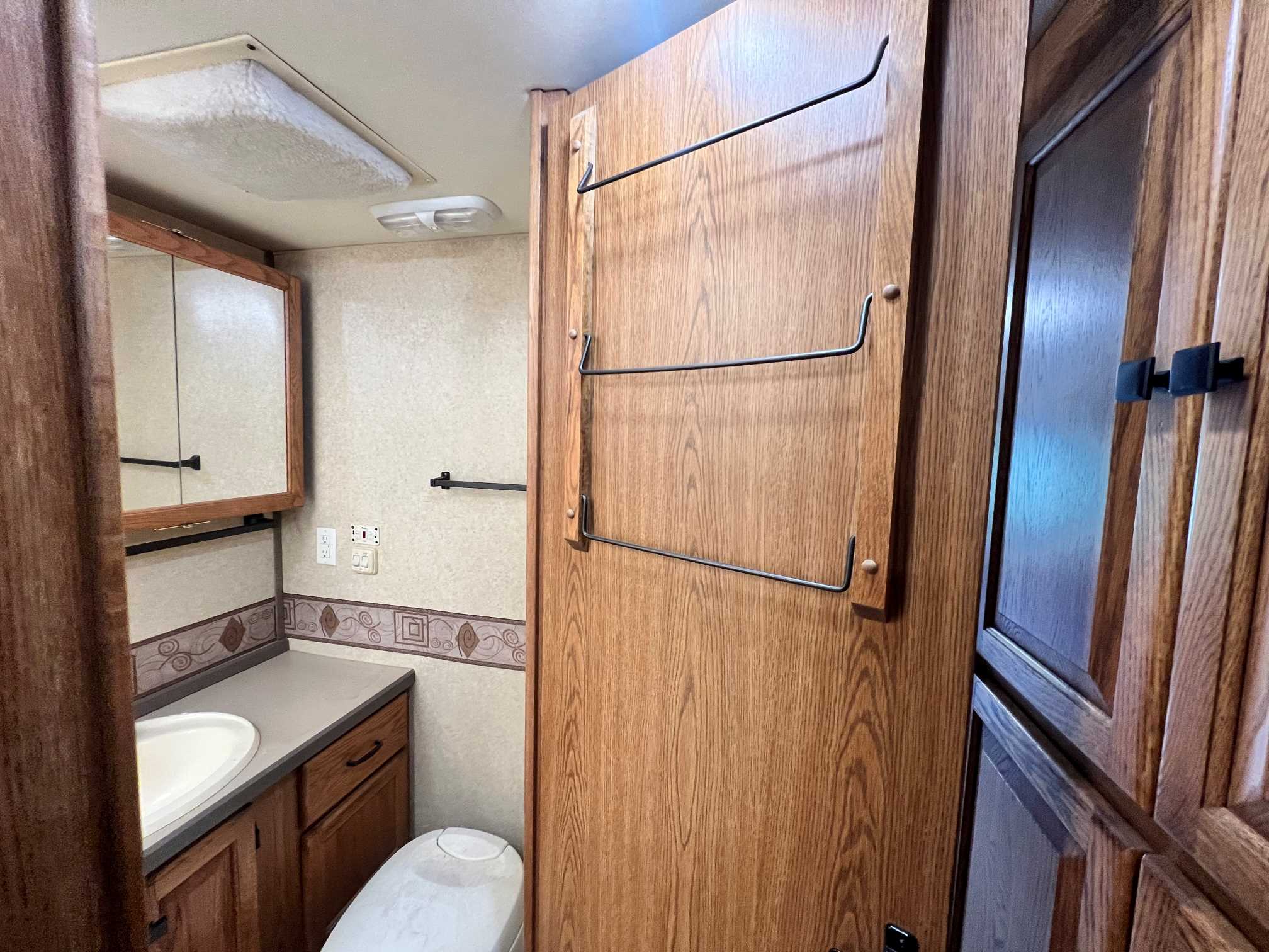 2005 Tiffin Allegro Bay 34XB - Image 22