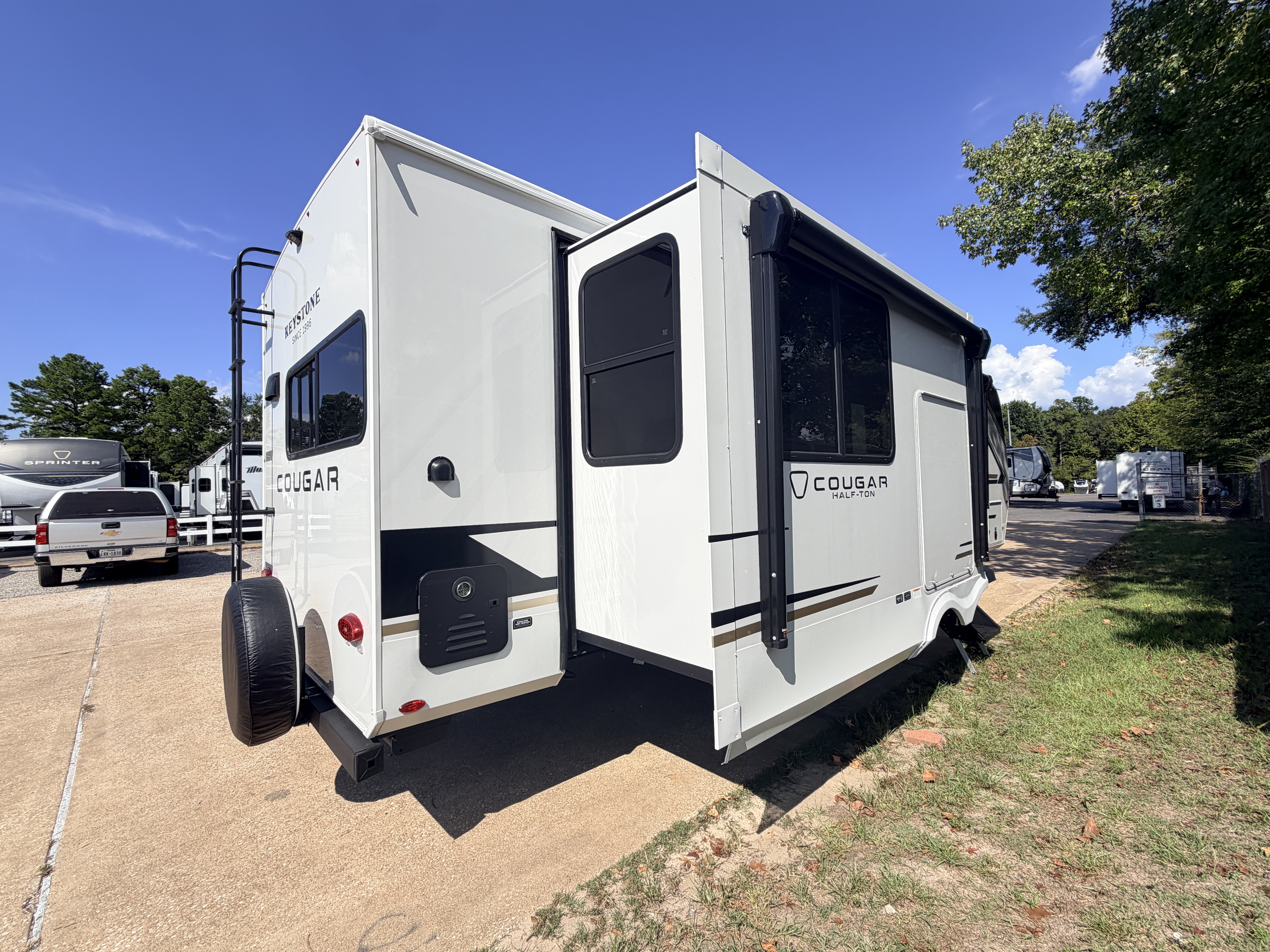 2027 Keystone COUGAR HALF-TON 29RKE - Image 7