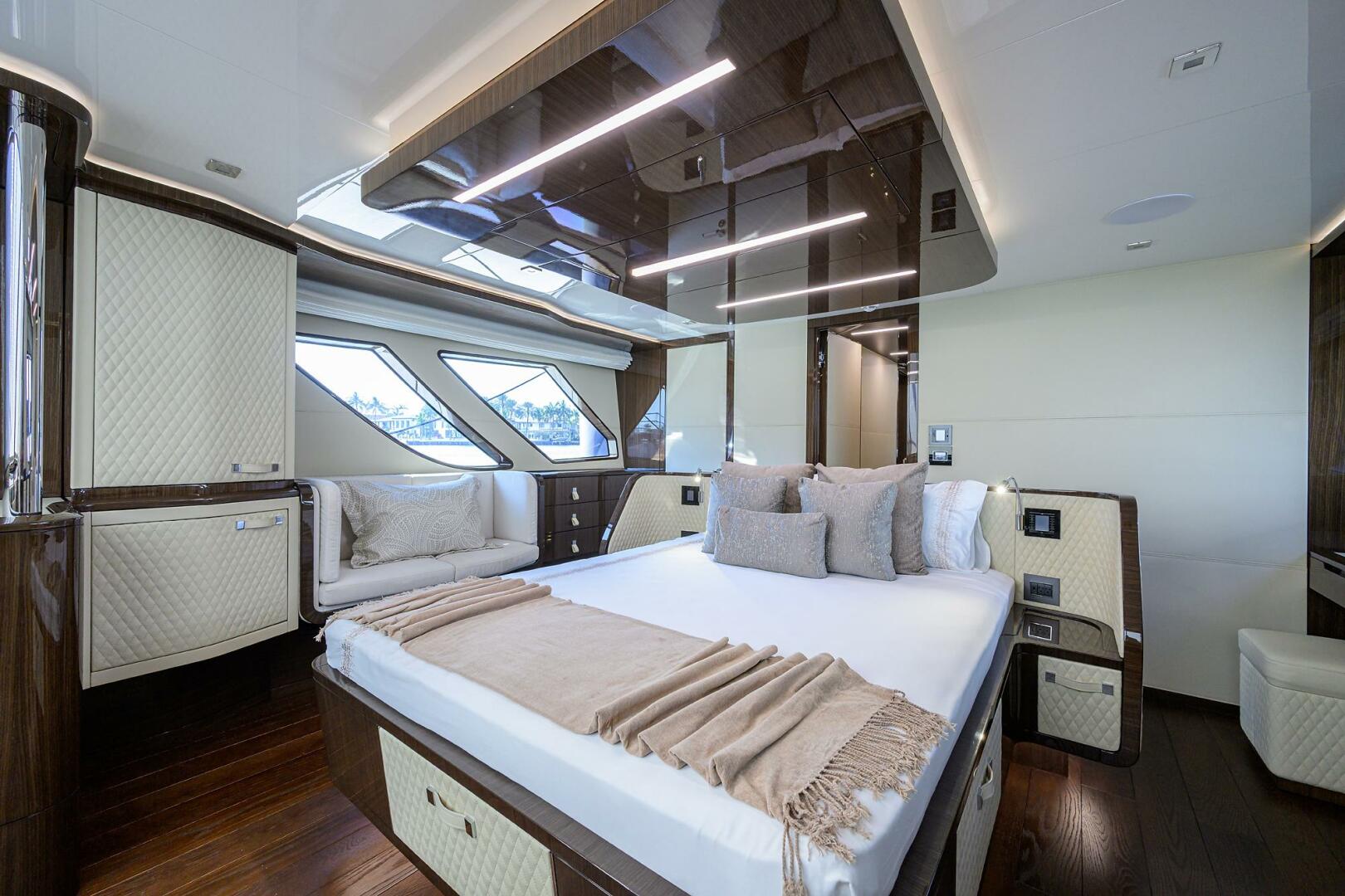 2023 Lazzara Yachts LSX 67 - Image 26