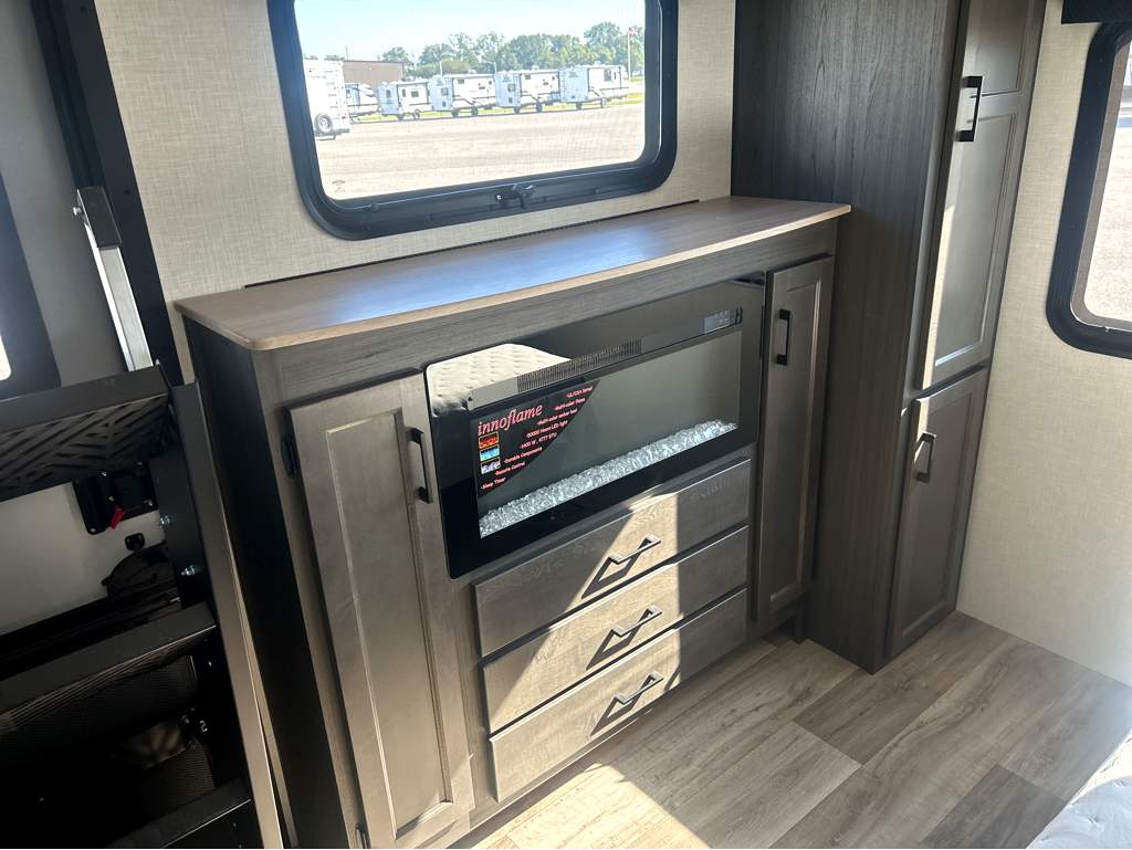 2026 VENTURE RV SPORTTREK 333VFK - Image 18