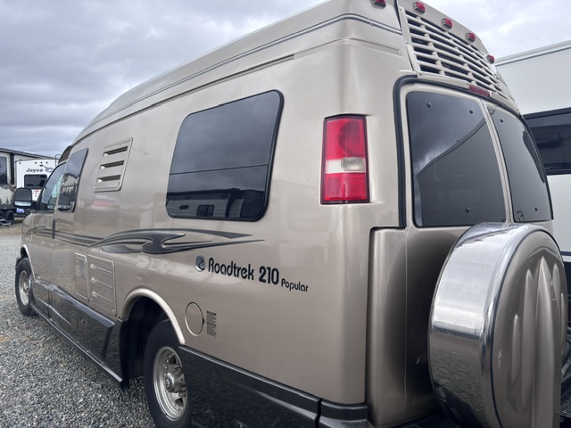2008 Roadtrek Popular 210 - Image 3