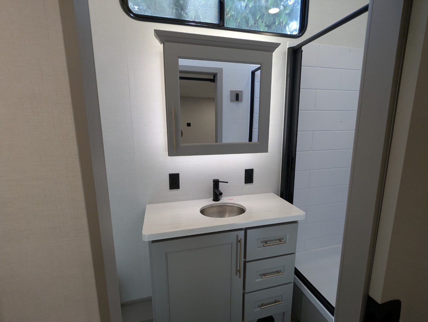 2026 Alliance RV Paradigm 395DS - Image 33