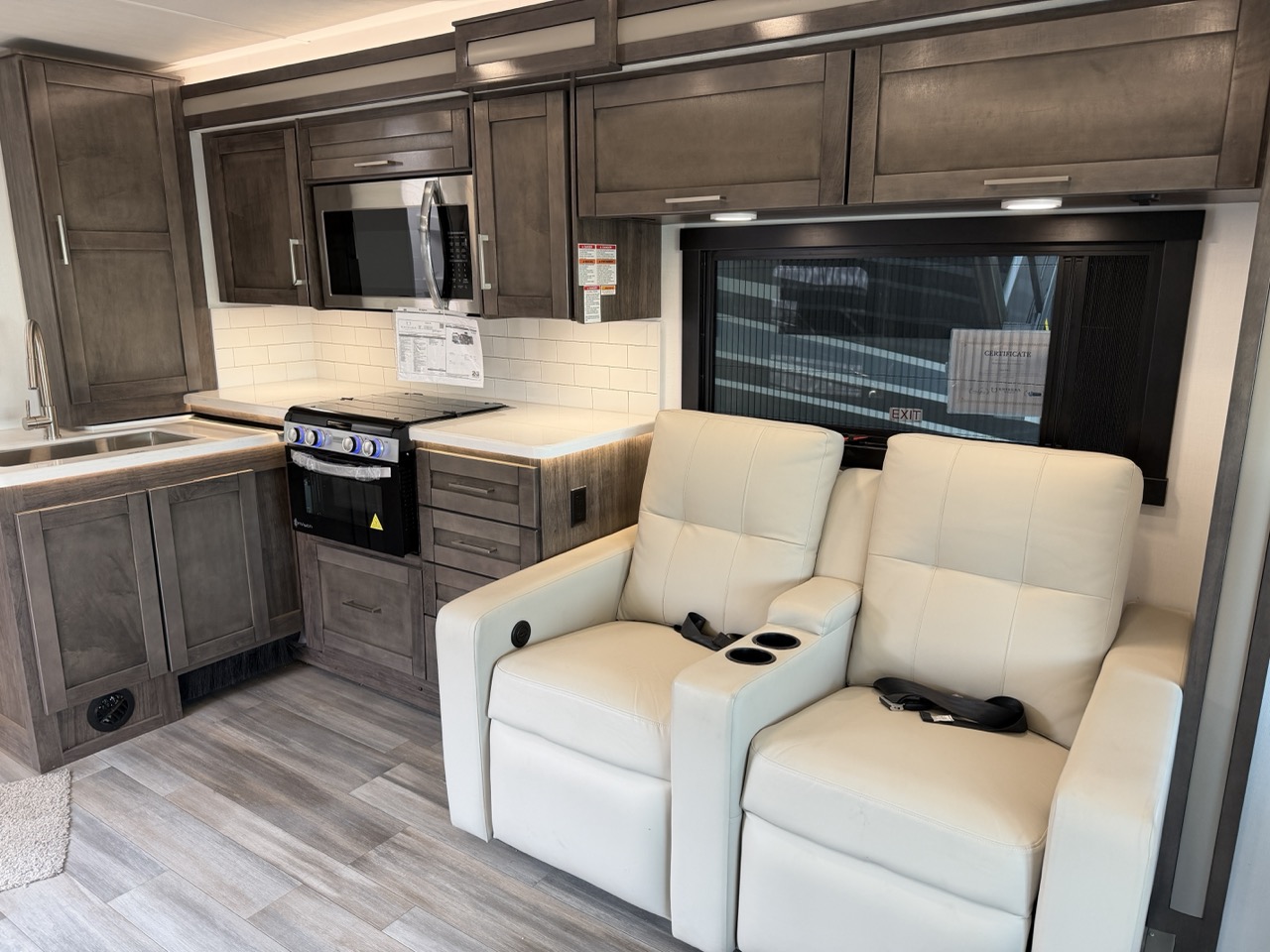 2026 Entegra Coach Vision XL 31UL - Image 7