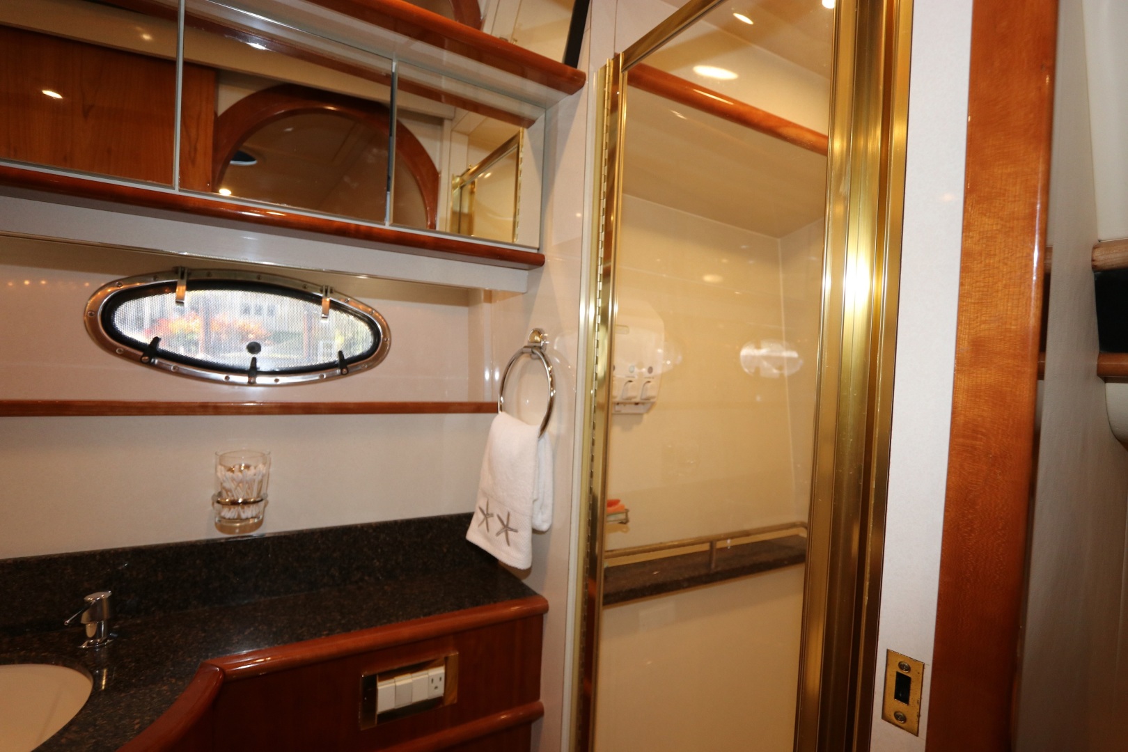 2005 Neptunus 56 Express - Image 39