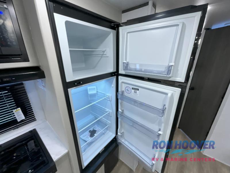 2025 COACHMEN SPIRIT 26BH - Image 18