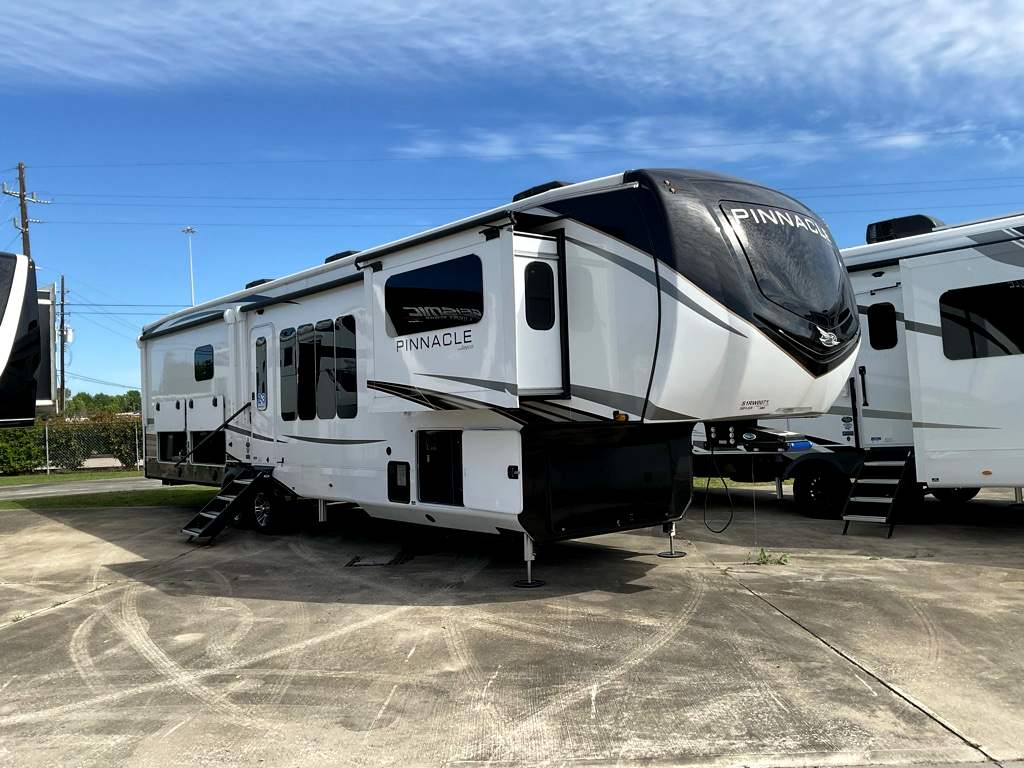 2025 JAYCO PINNACLE 38 FLGS - Image 1