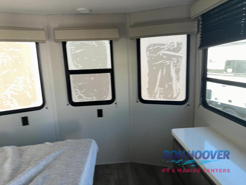 2025 COACHMEN CATALINA 42CONDO - Image 33