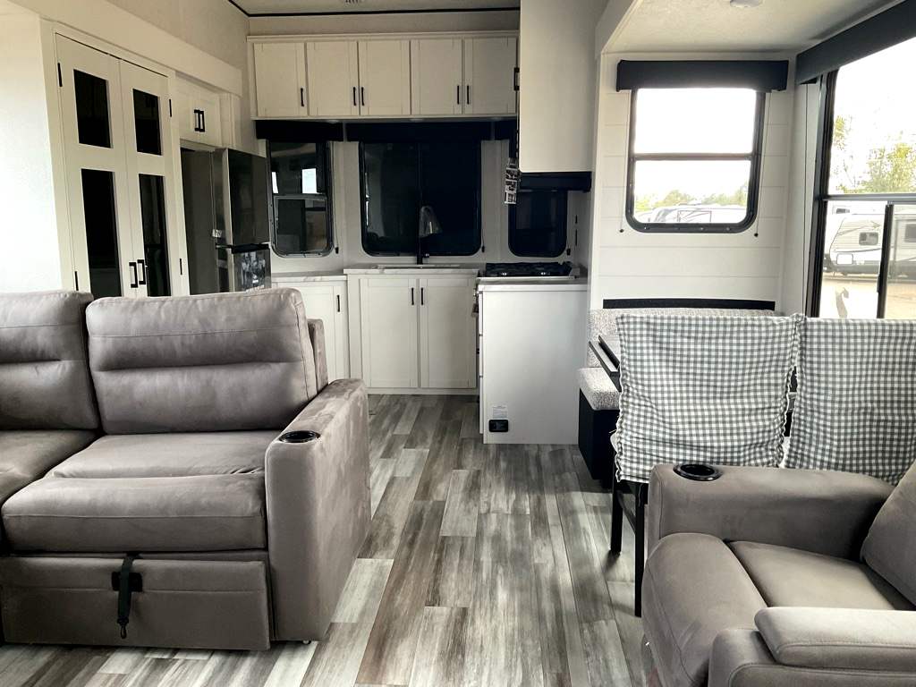 2026 JAYCO JAY FLIGHT BUNGALOW 404 LOFT - Image 6