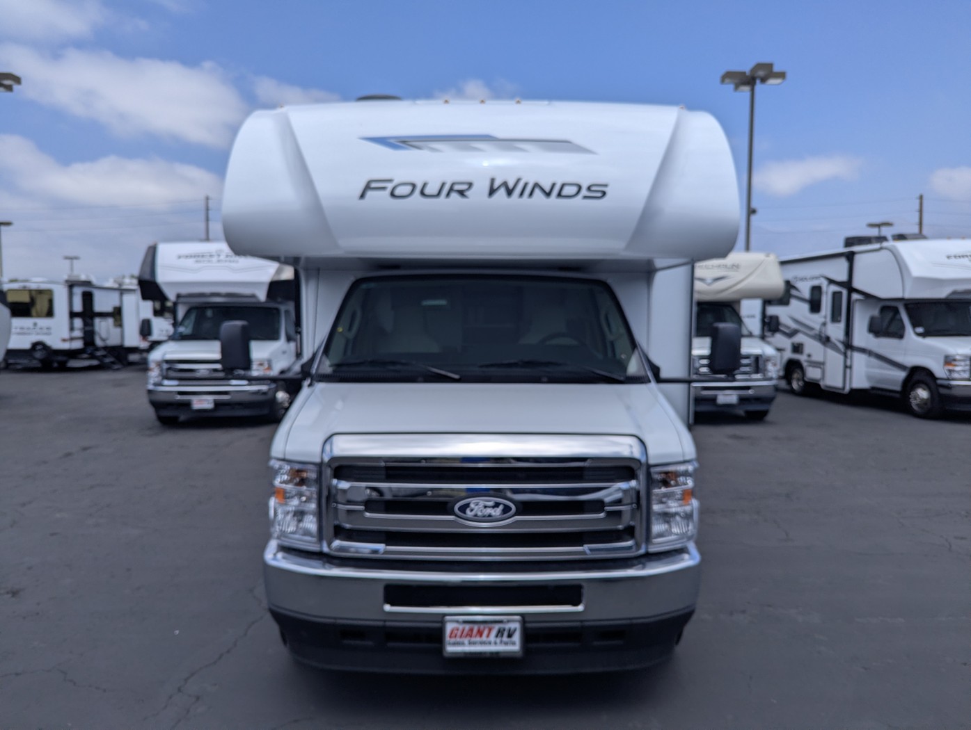 2027 Thor Motor Coach Four Winds 28Z - Image 2