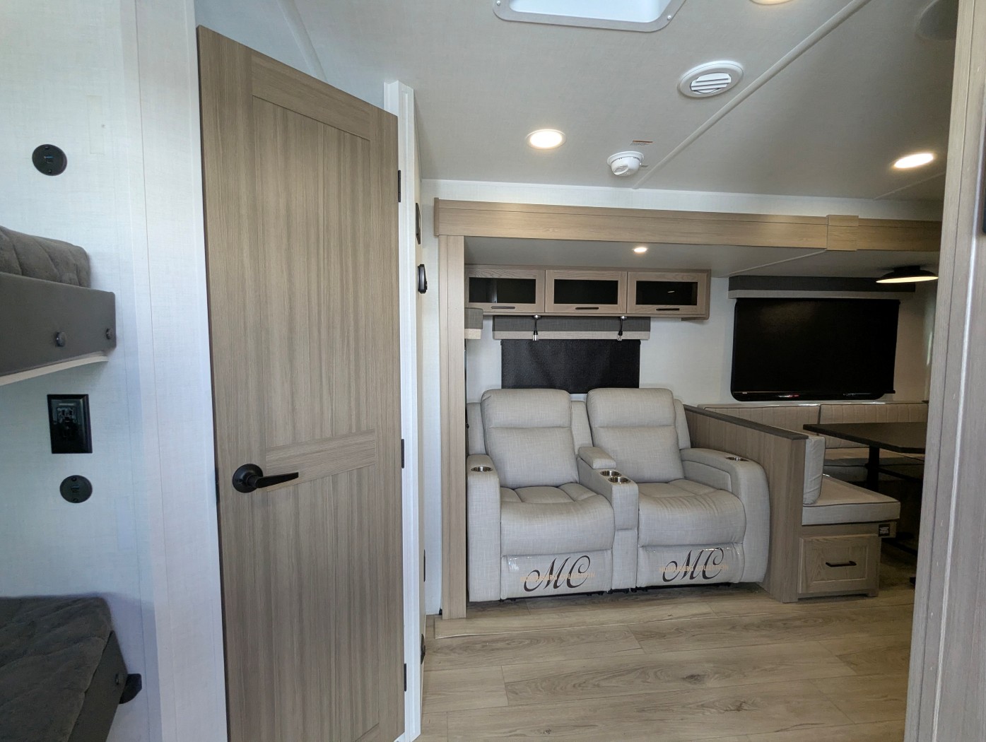 2027 Forest River Rockwood Ultra Lite 2706BH - Image 13