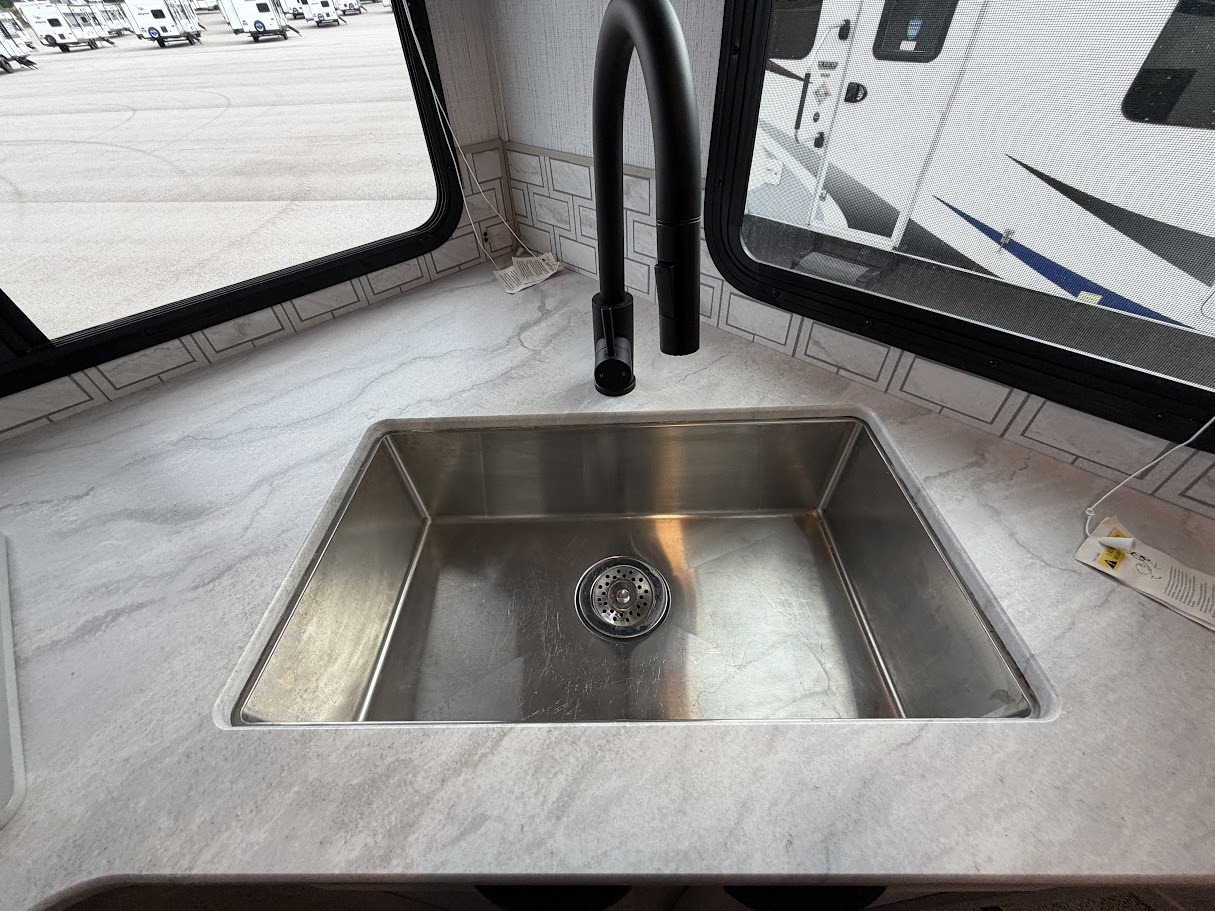 2022 CRUISER RV SHADOW CRUISER 22RKS - Image 23