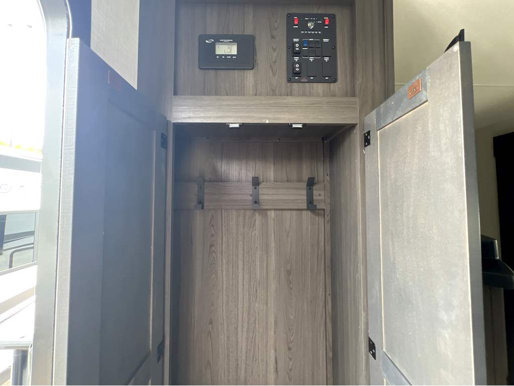 2026 VENTURE RV SPORTTREK 251VFK - Image 22