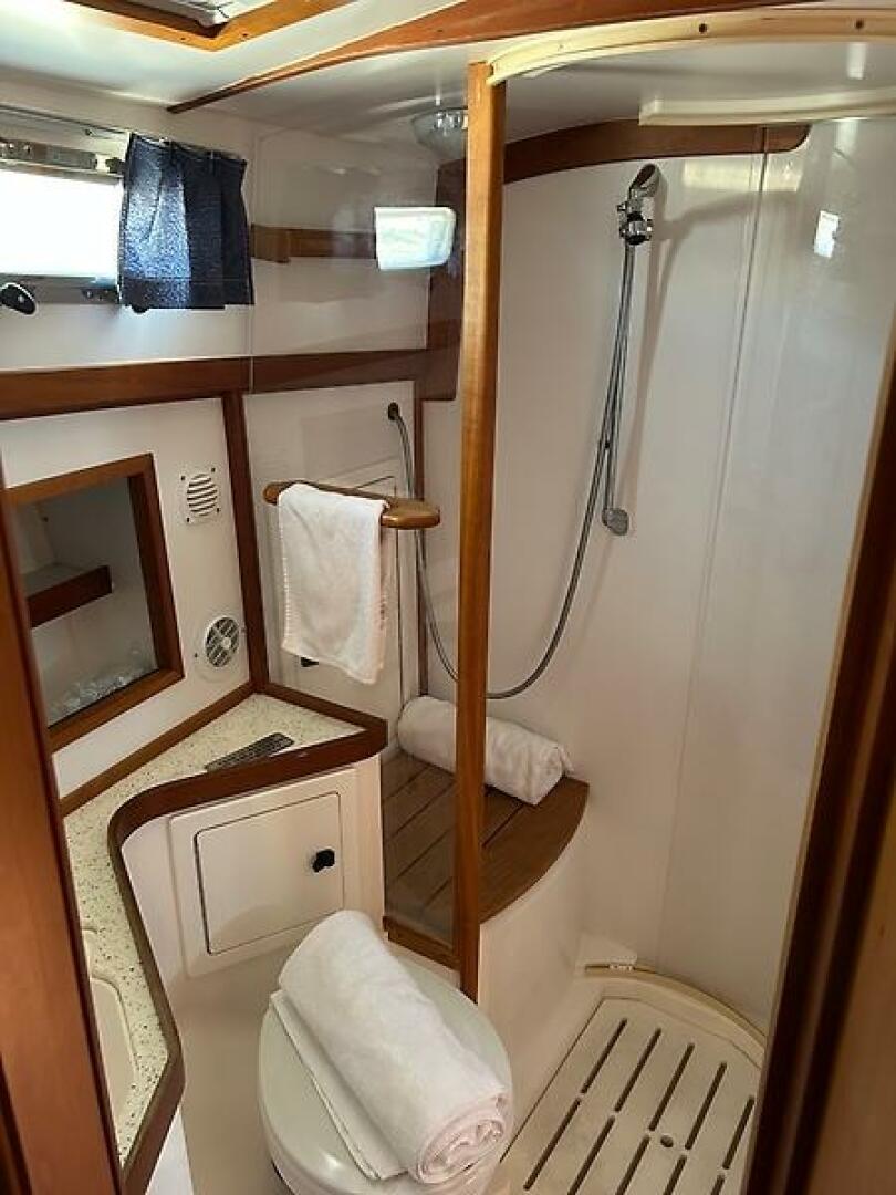 2004 Sabre 42 Express Hardback Base - Image 28