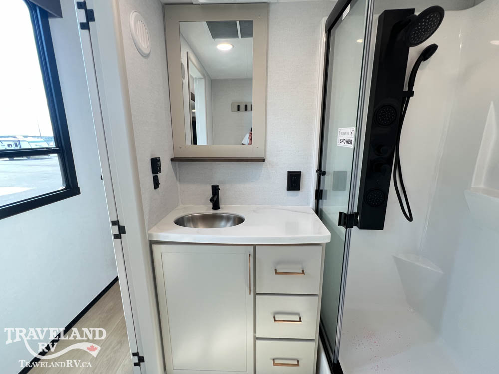2027 Alliance RV Benchmark 42LFT - Image 46