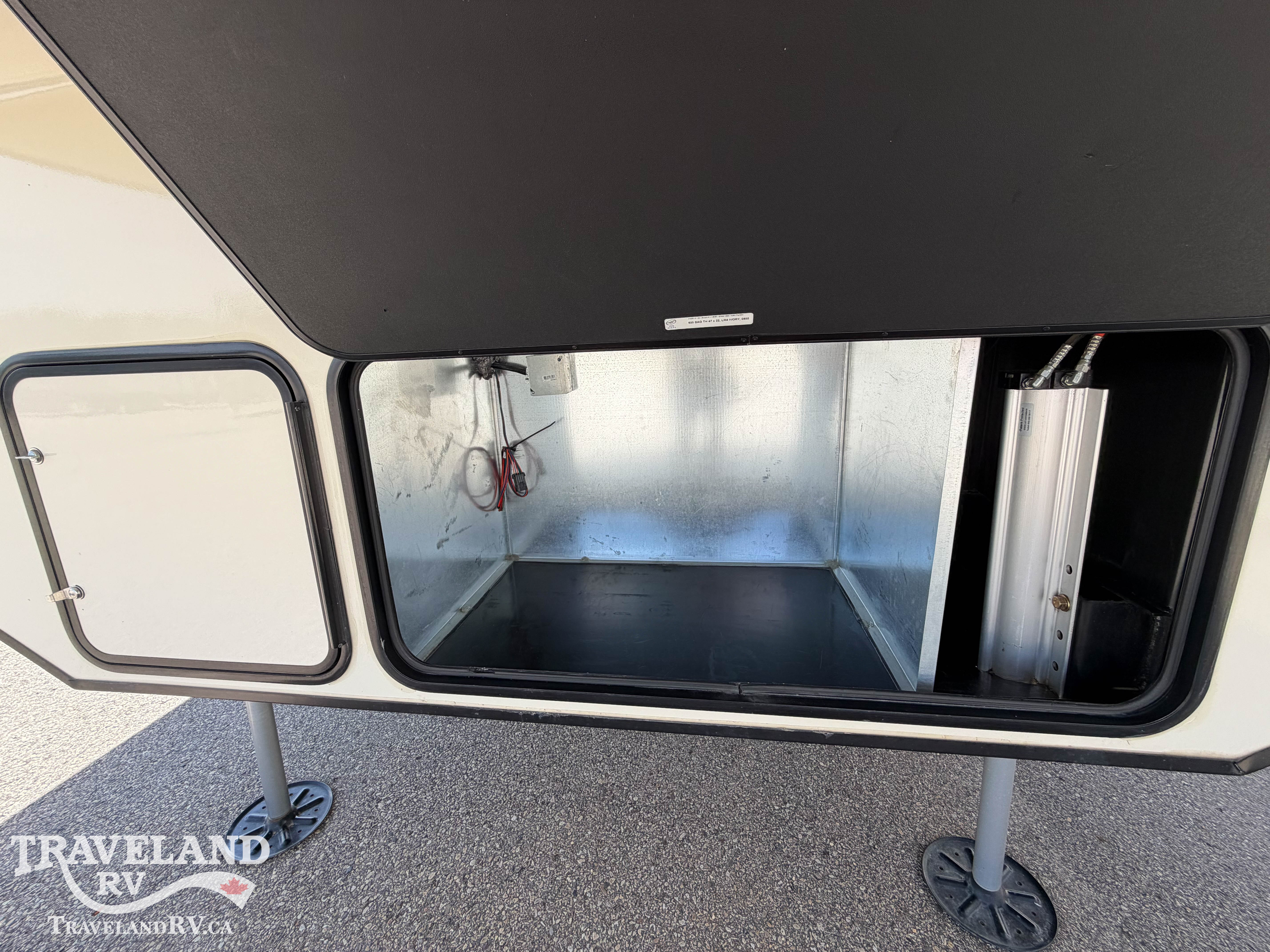 2018 KZ RV Durango Gold G383MBQ - Image 7