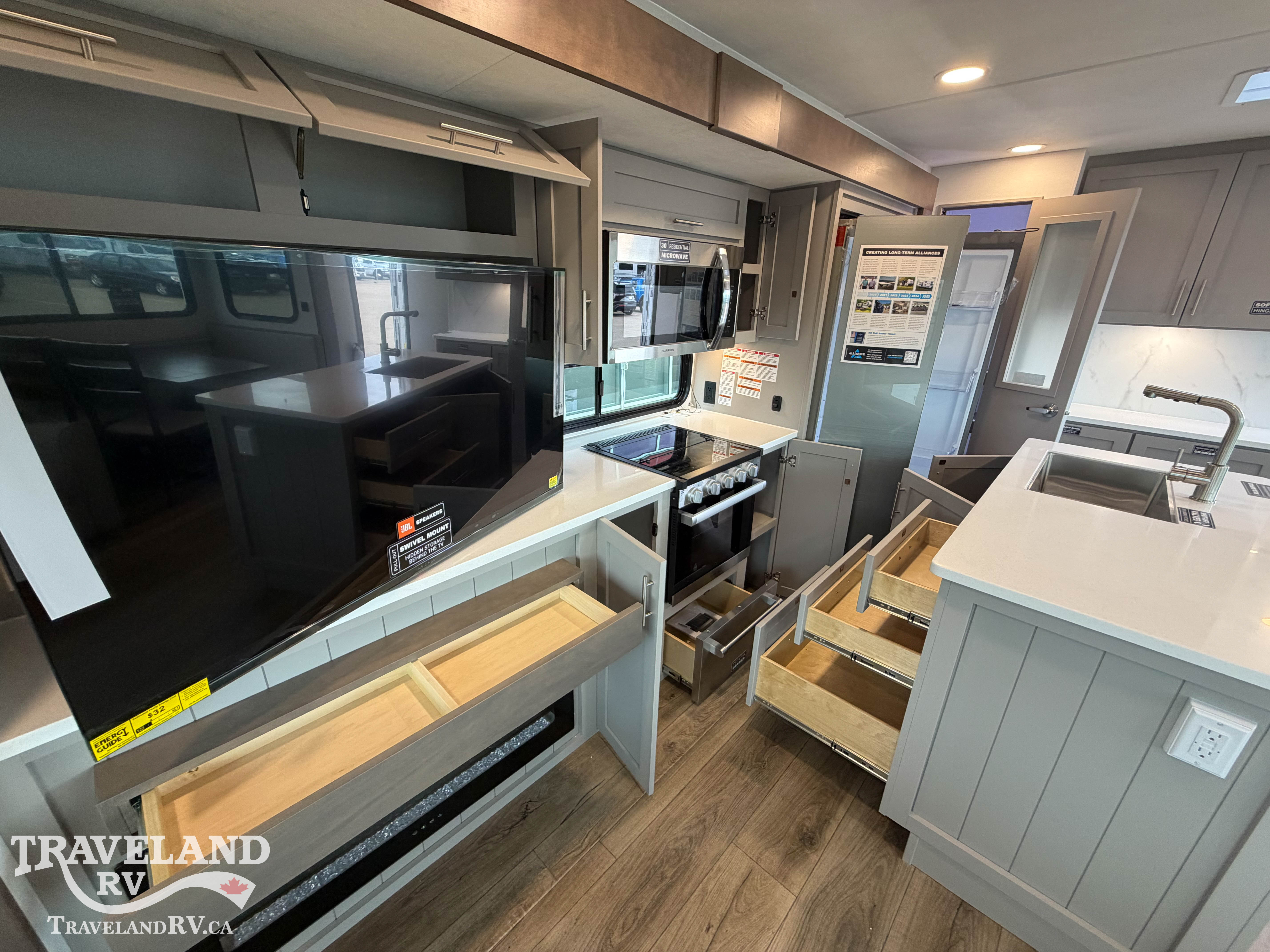 2026 Alliance RV Avenue 298RL - Image 12
