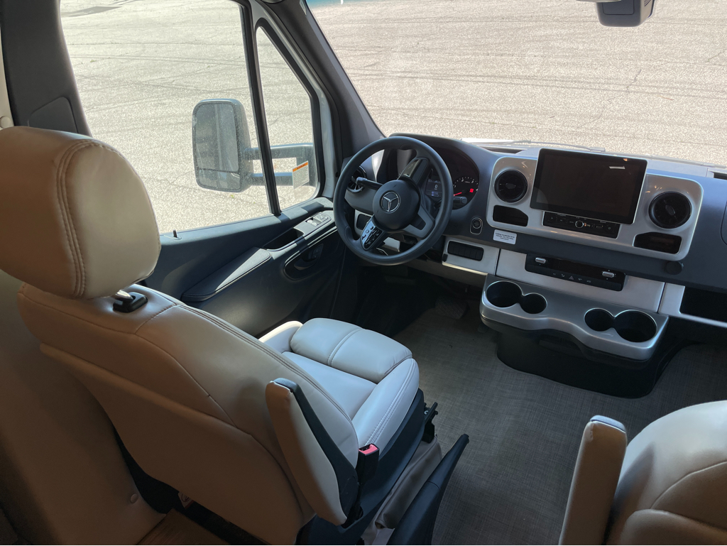 2023 Thor Motor Coach Delano Sprinter 24FB - Image 19