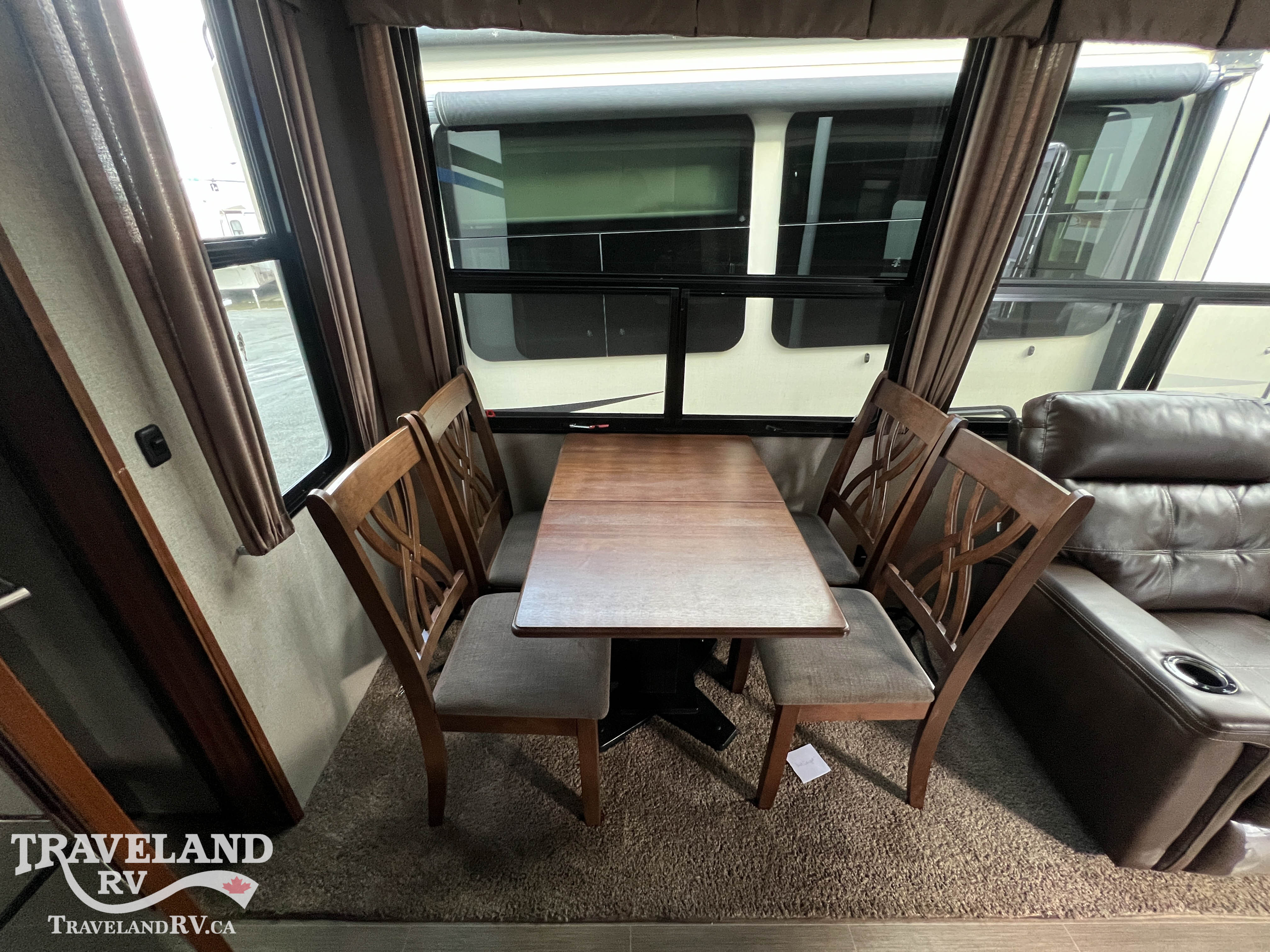 2019 Keystone Avalanche 385BG - Image 10