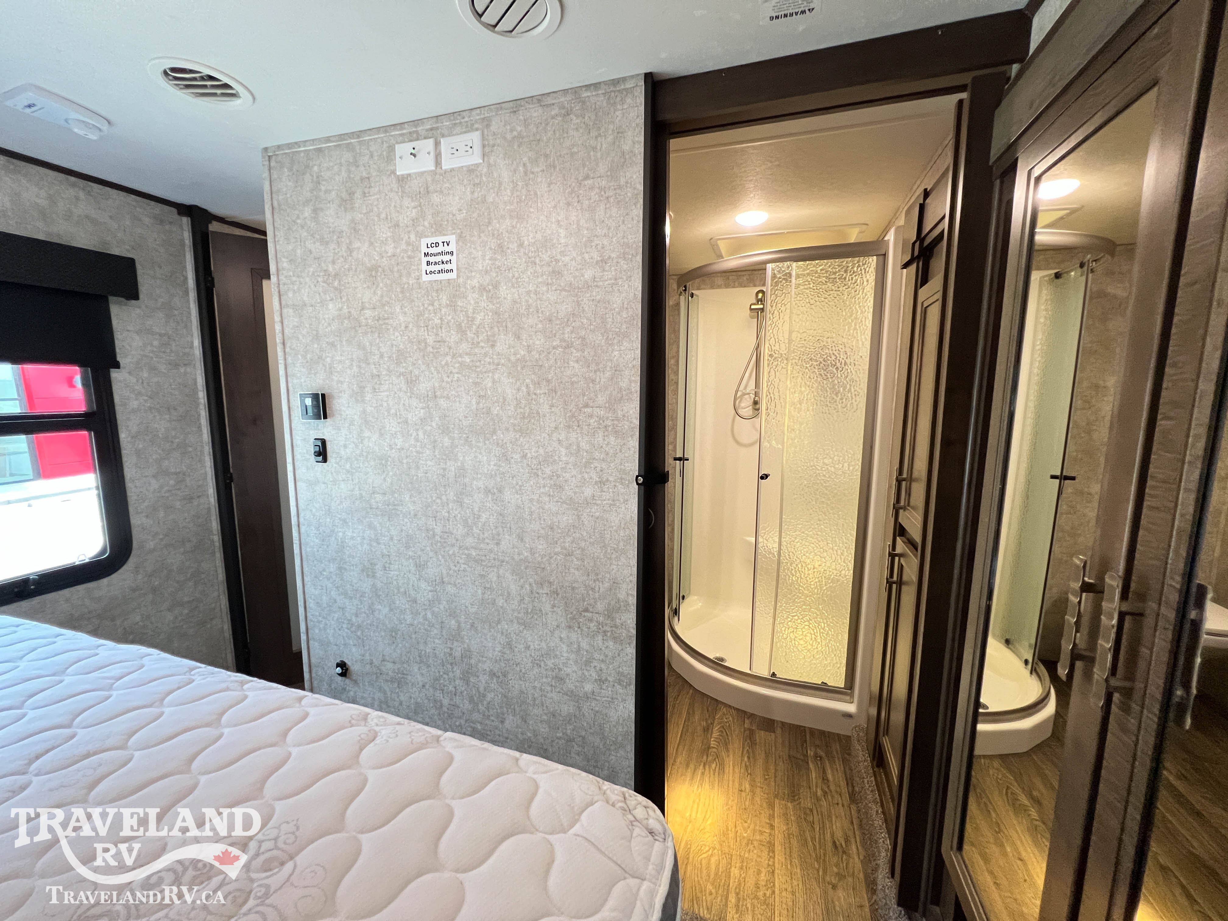 2019 Highland Ridge Highlander HF350H - Image 17