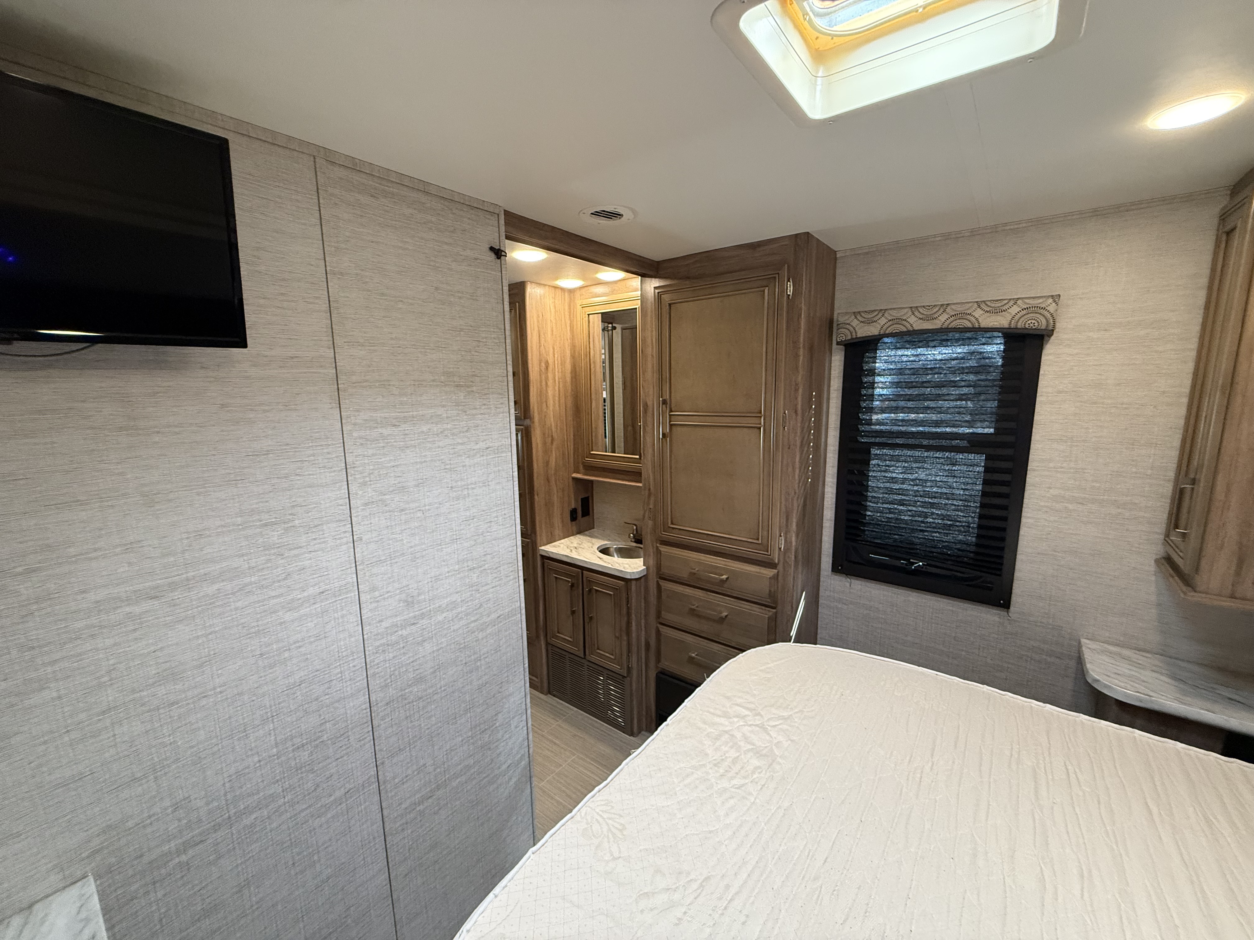 2021 Entegra Coach Odyssey 30Z - Image 21