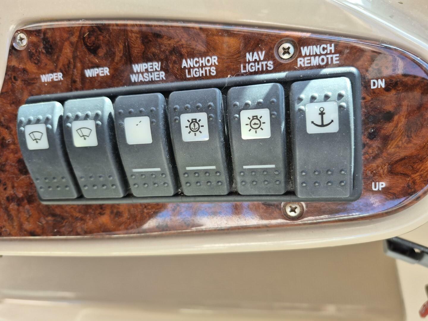 2004 Riviera 4000 Offshore - Image 32