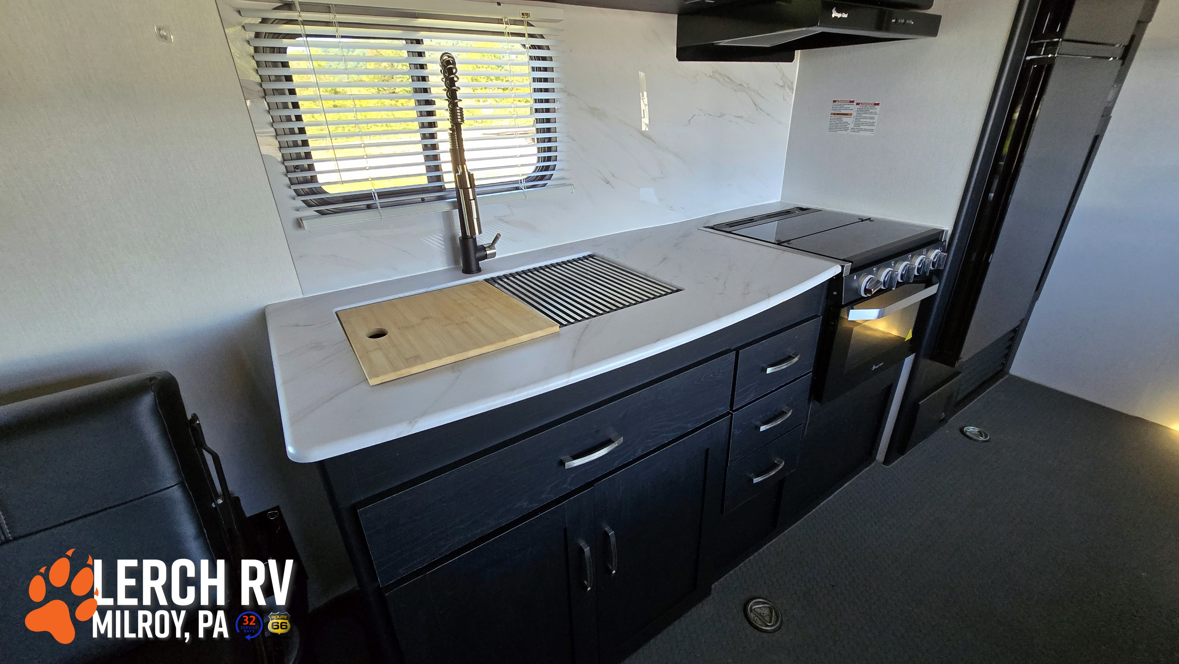 2024 Coachmen Adrenaline 27KB - Image 18