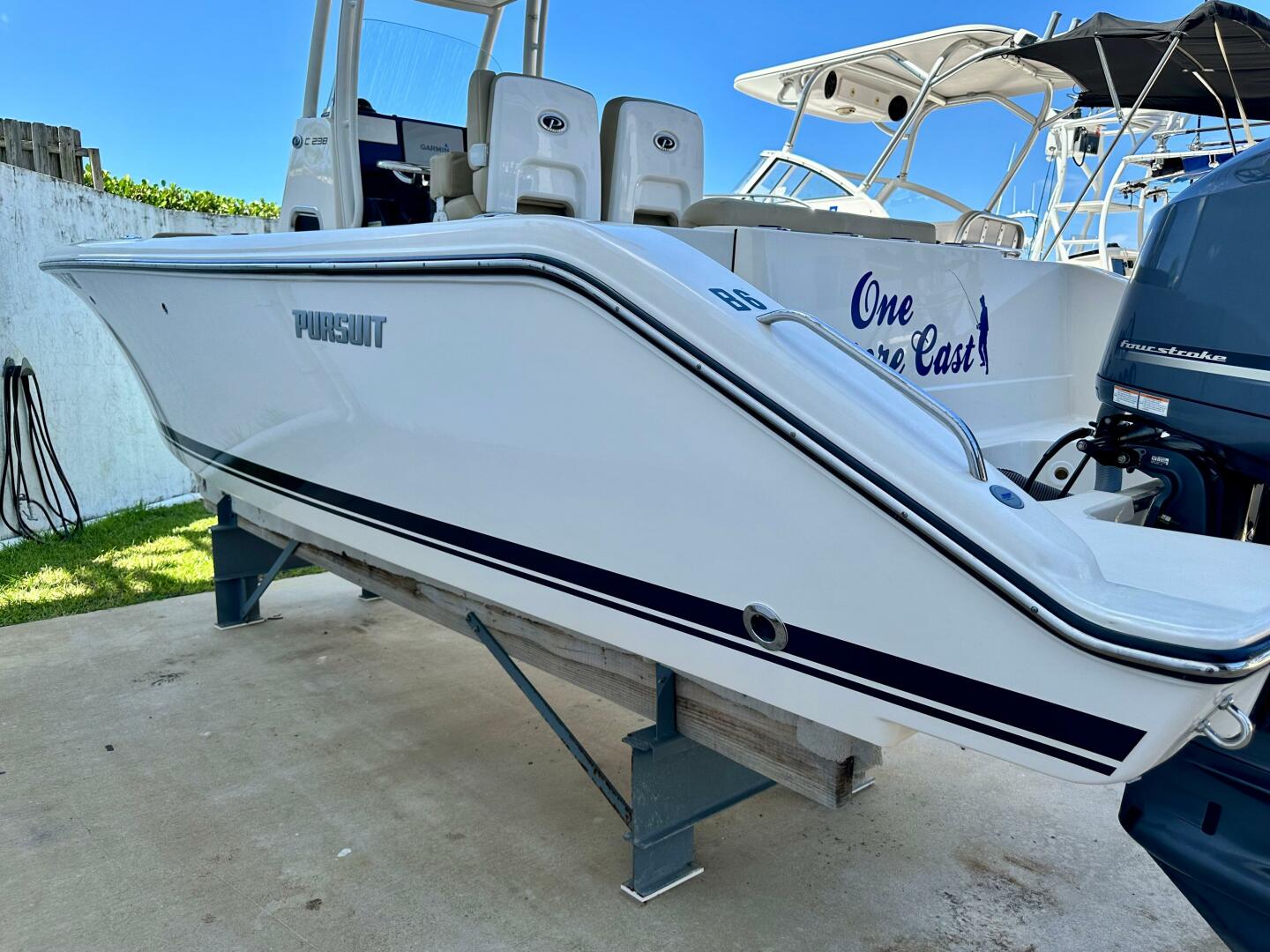 2016 PURSUIT C 238 Center Console Base - Image 50