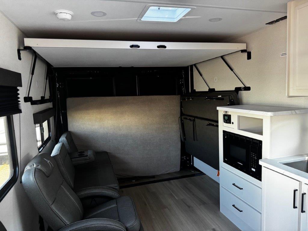 2026 Grand Design Momentum MAV 27MAV - Image 11