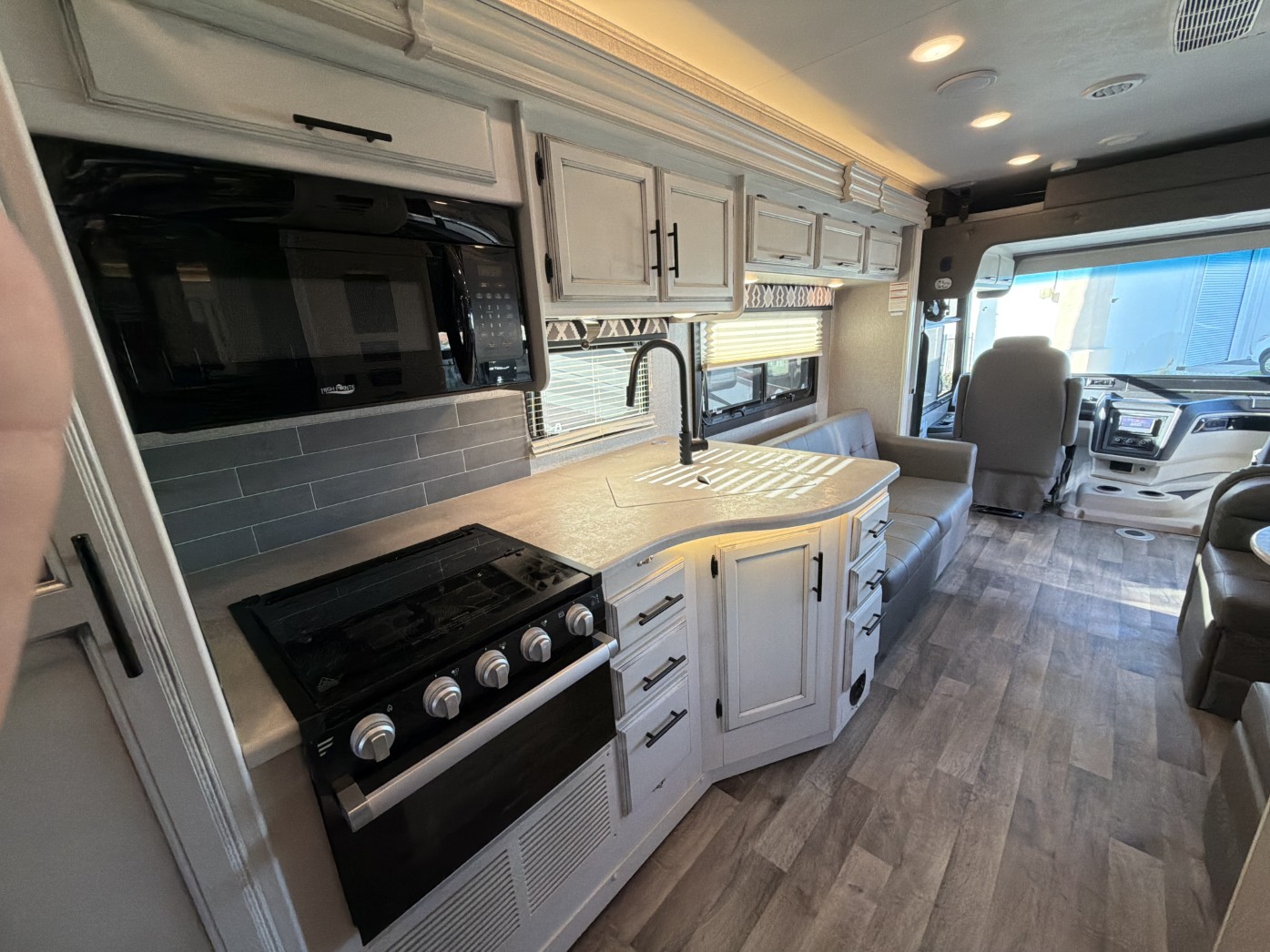 2021 Jayco Alante 29S - Image 13