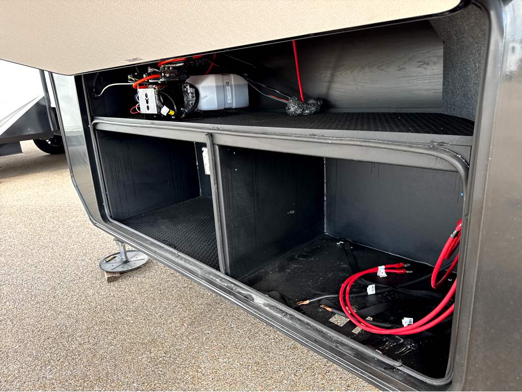 2027 JAYCO NORTH POINT 375TBDB - Image 32