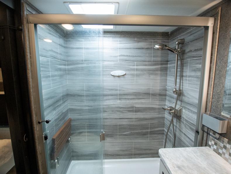 2020 Jayco Seismic 4013 - Image 13