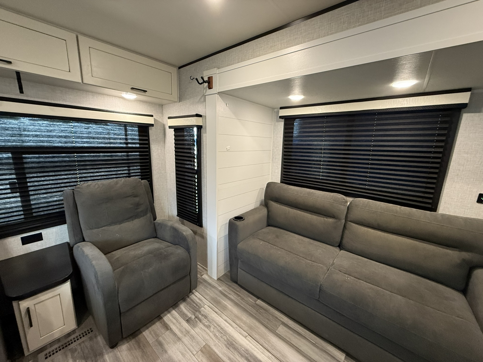 2025 Jayco Jay Flight 265RLS - Image 11