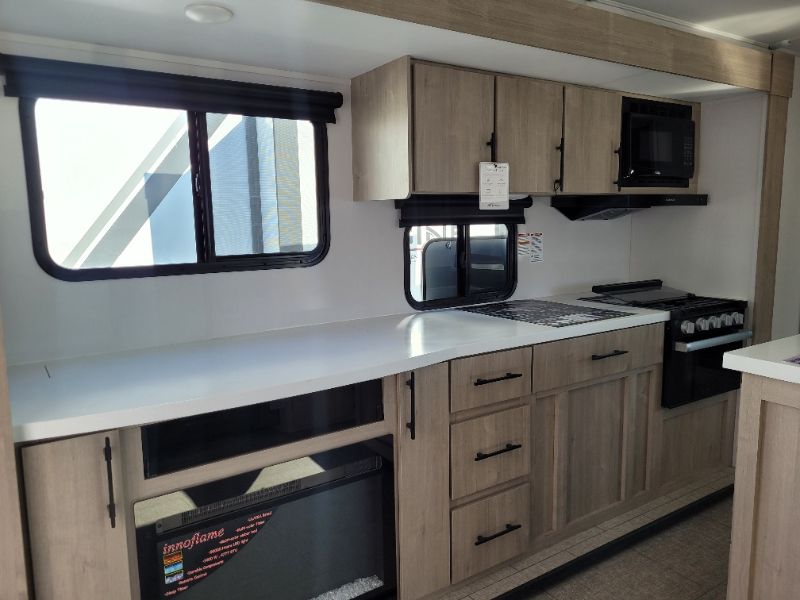 2025 Grand Design Imagine 2670MK - Image 6
