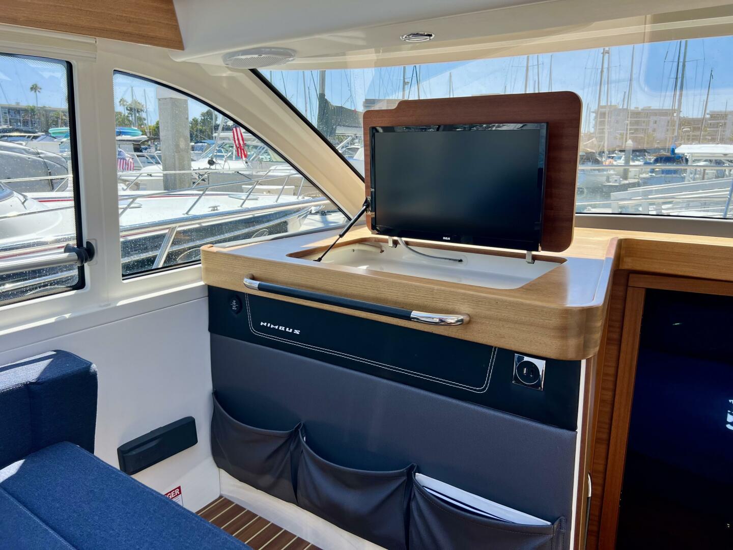 2018 Nimbus 365 Coupe - Image 53