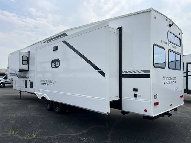 2026 CHEROKEE ARCTIC WOLF 38LEAH.G - Image 6