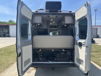 2023 THOR MOTOR COACH SEQUENCE 20J - Image 9