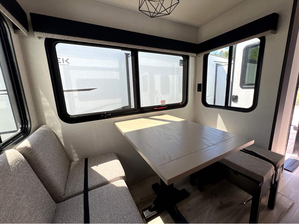 2026 VENTURE RV SPORTTREK 365VFL - Image 10