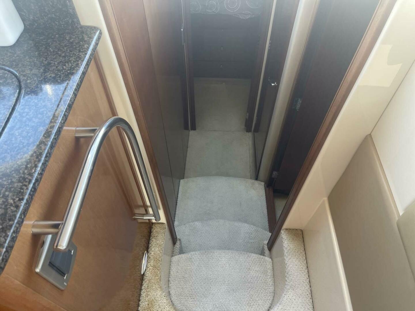 2006 Meridian 411 Sedan - Image 26