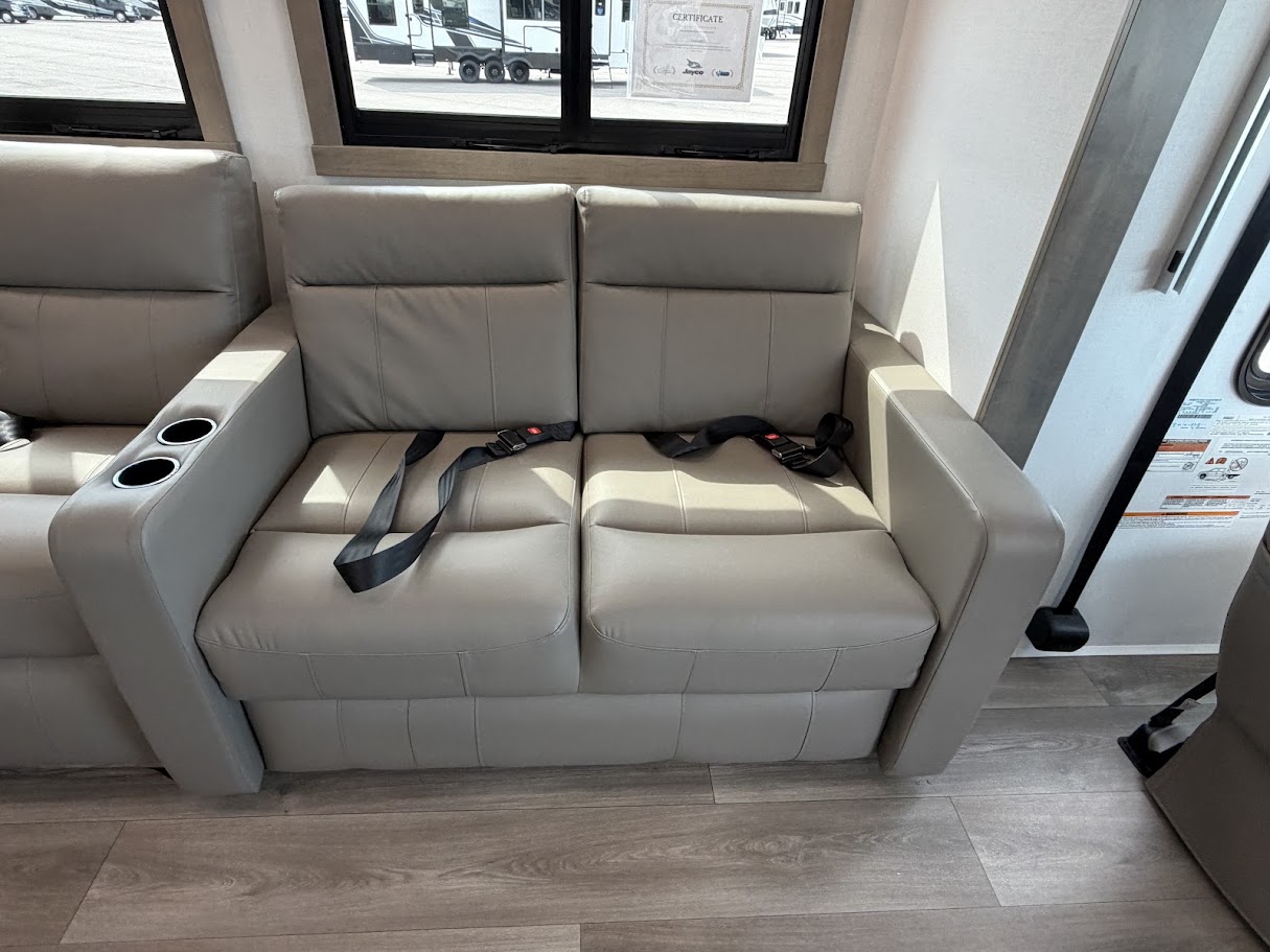 2027 JAYCO PRECEPT 36C - Image 20