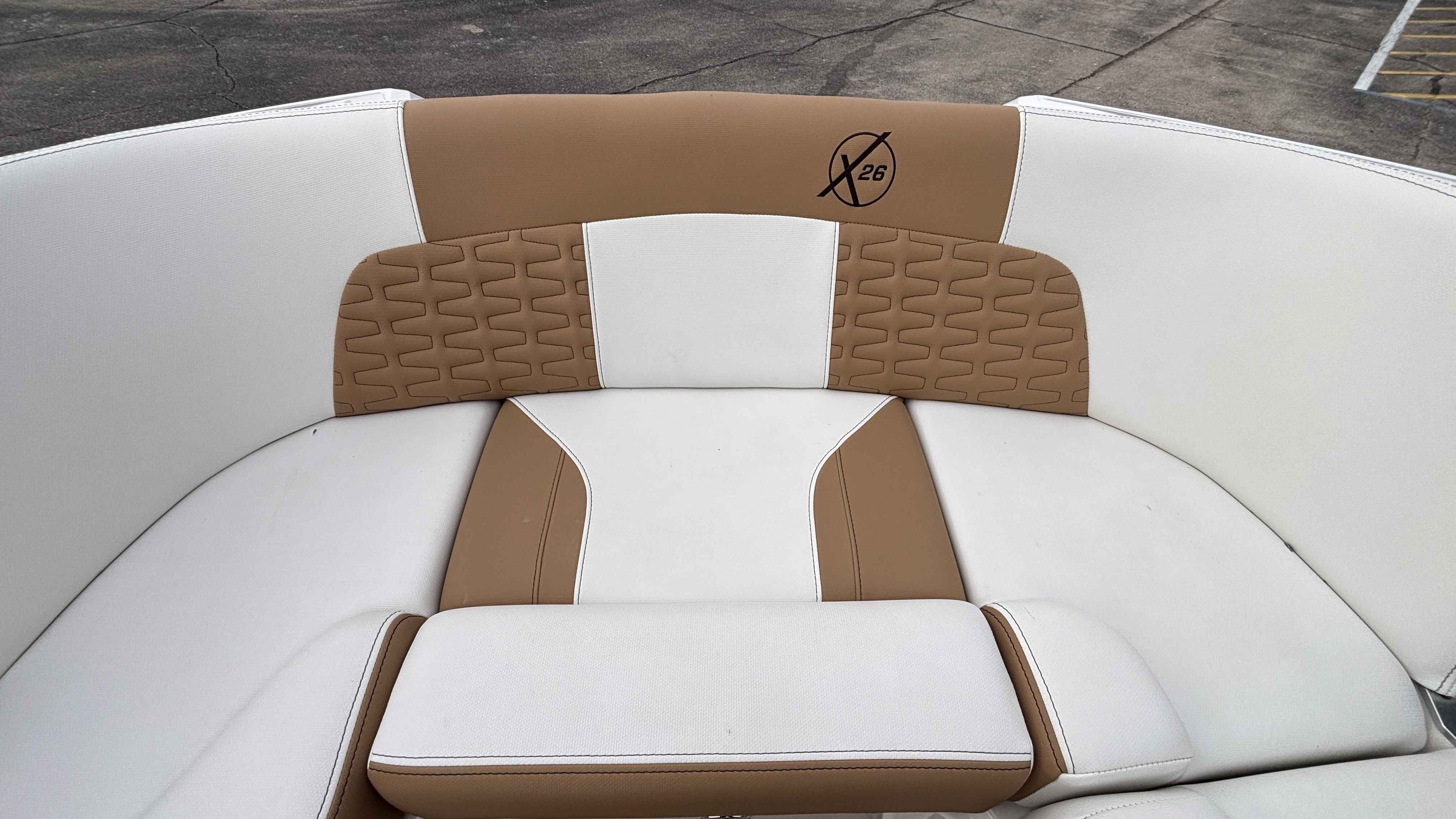 2022 MasterCraft X26 - Image 46