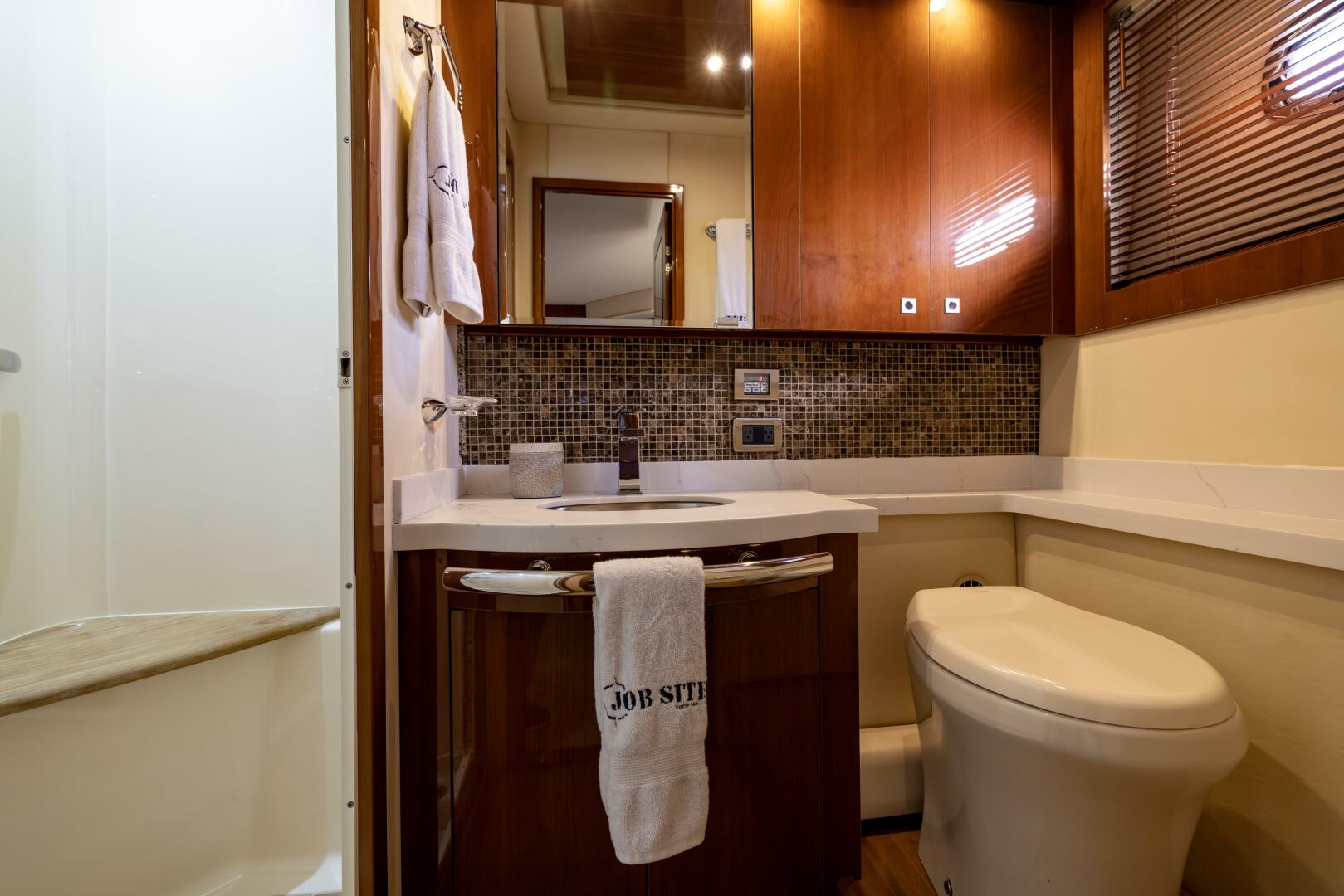 2008 Sea Ray Sundancer - Image 61