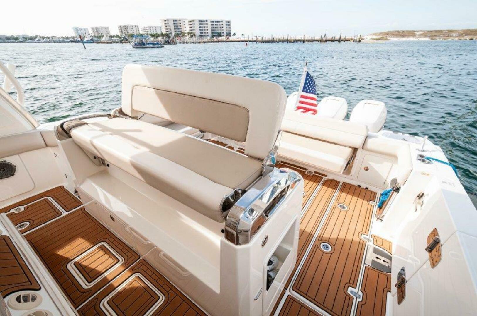 2018 Boston Whaler 420 Outrage - Image 5