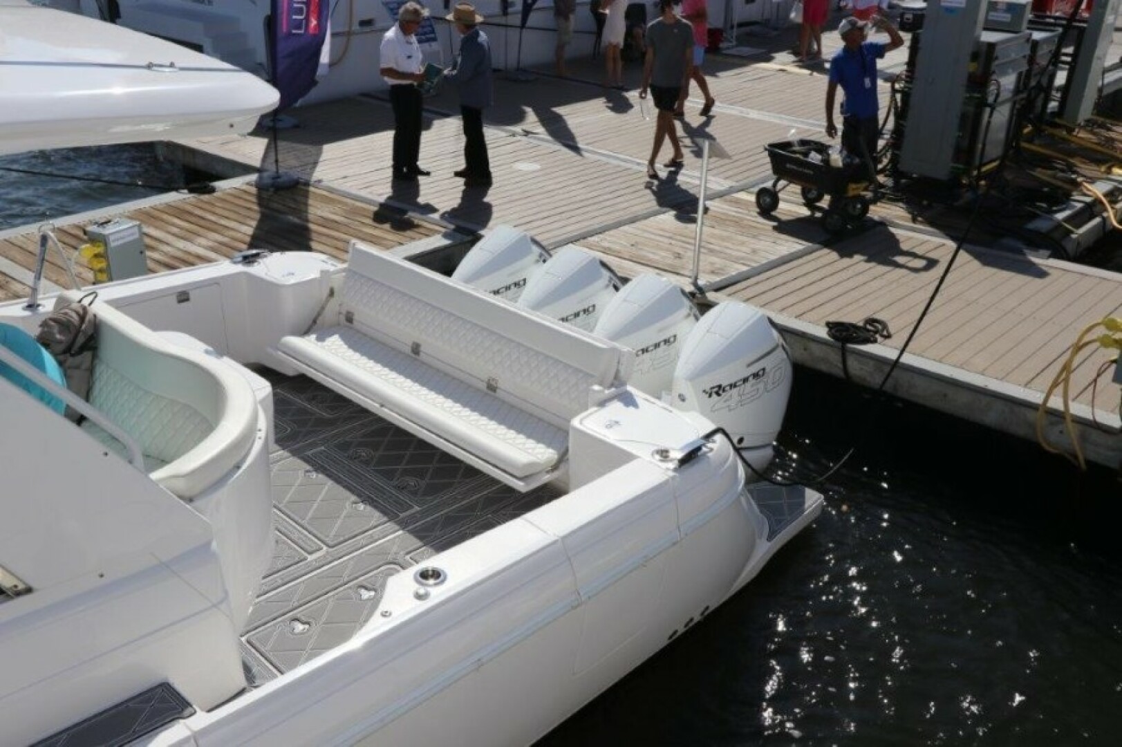 2019 Intrepid 475 Sport Yacht - Image 11