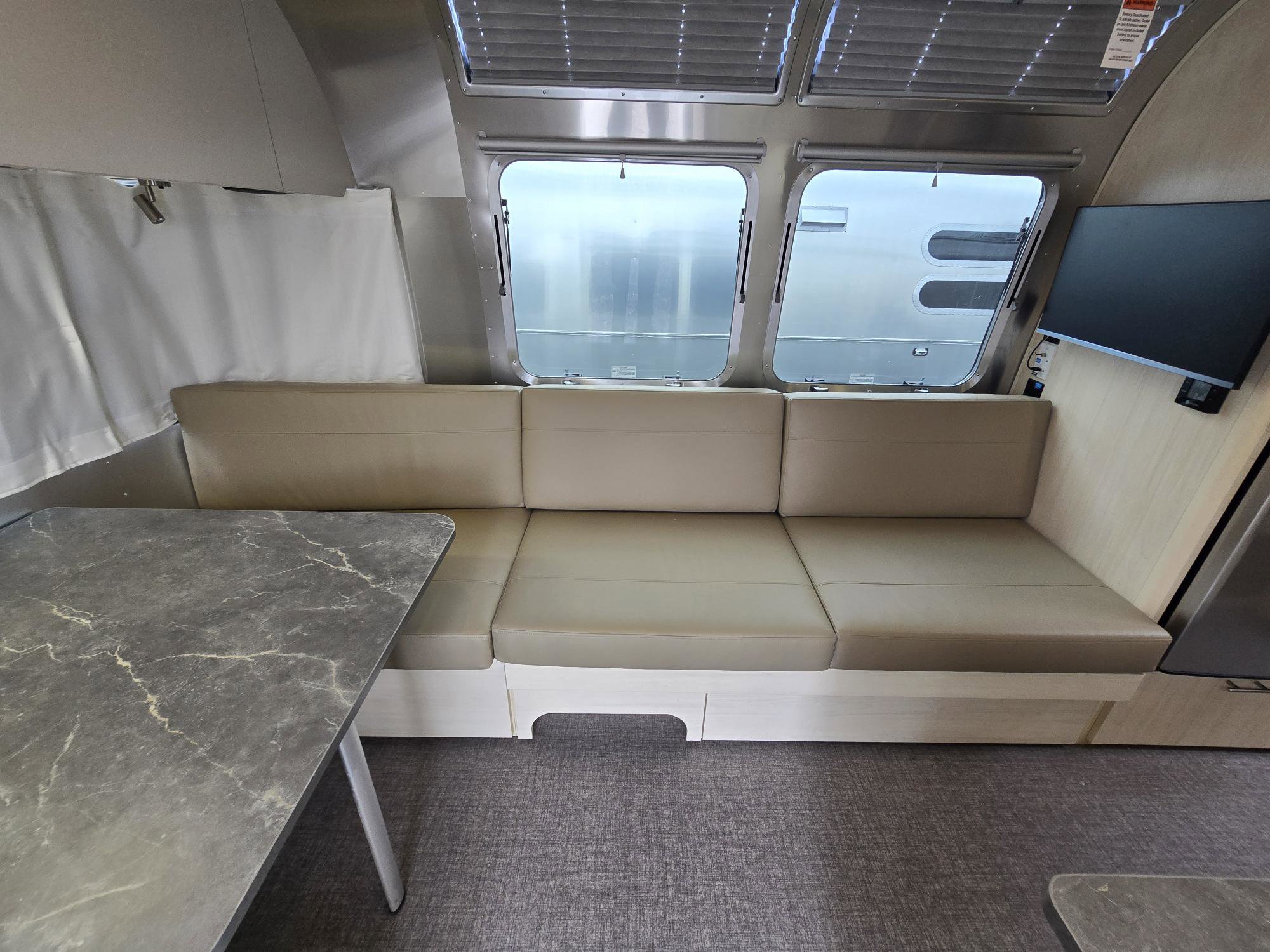2026 AIRSTREAM FLYING CLOUD 27FBT - Image 10